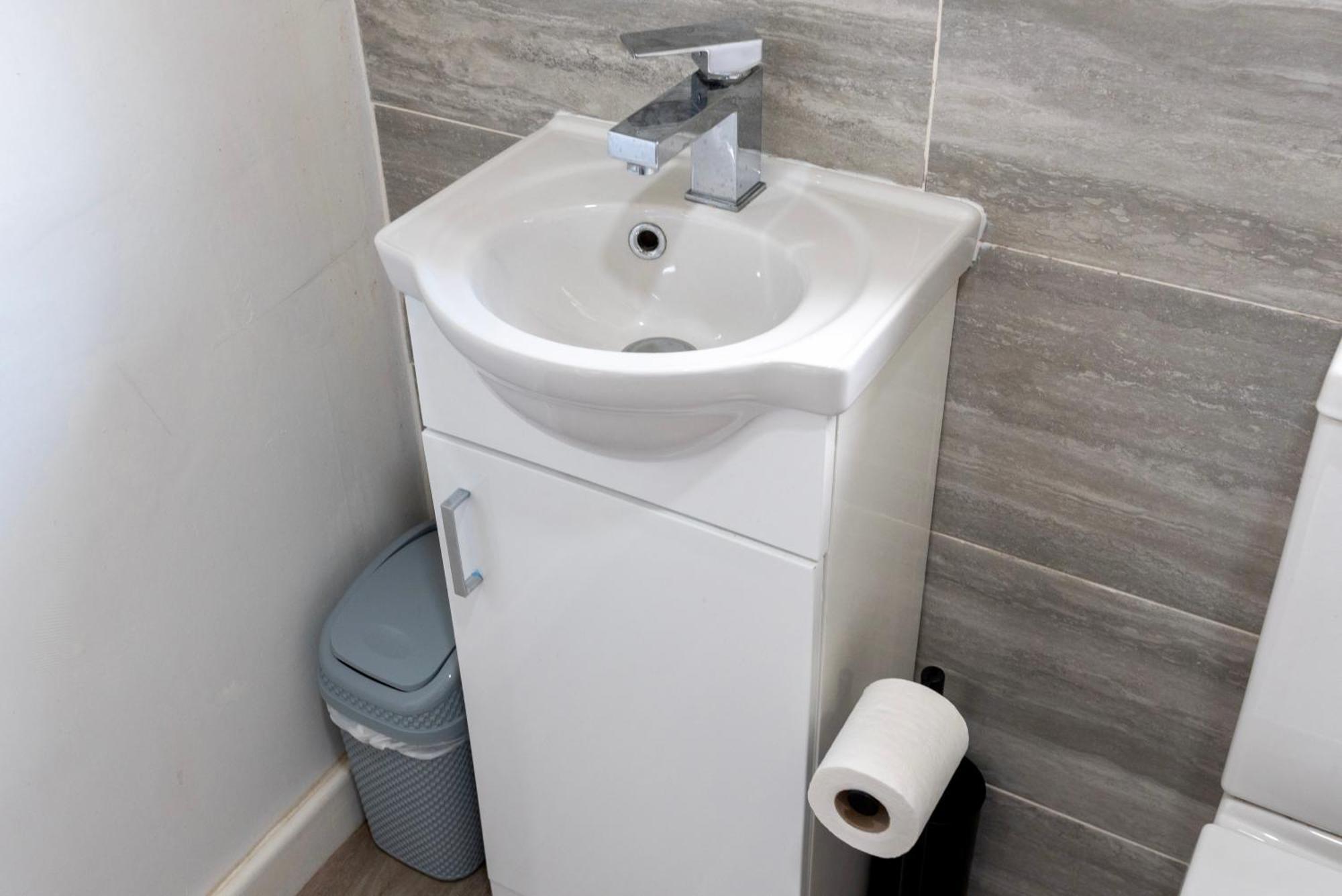 Double Room In Refurbished 5 Bed Home With Wifi And Tv BW Room 4 Solihull Ngoại thất bức ảnh