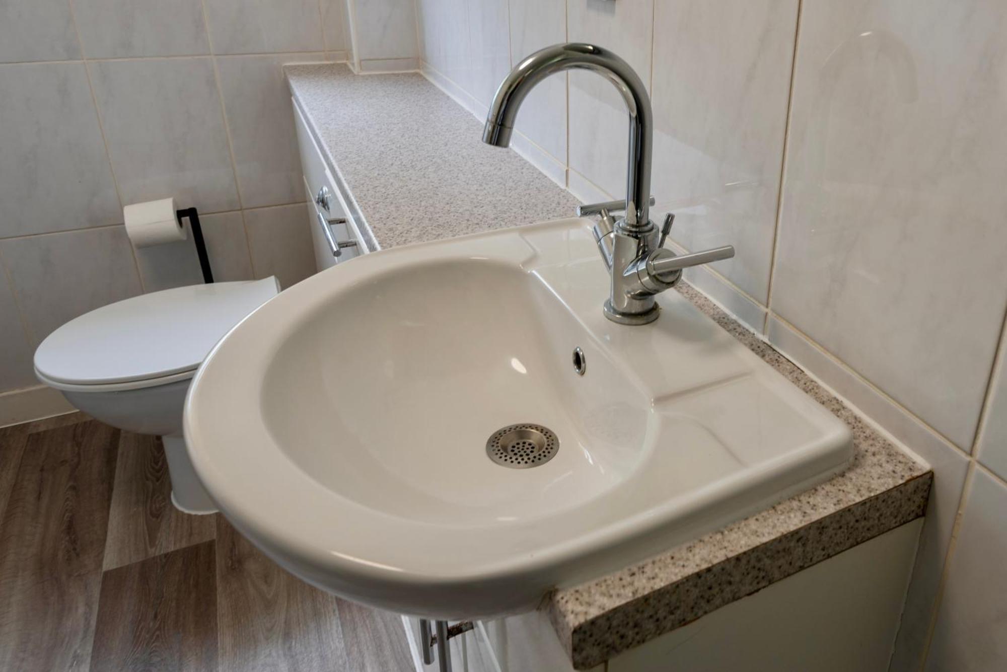 Double Room In Refurbished 5 Bed Home With Wifi And Tv BW Room 4 Solihull Ngoại thất bức ảnh