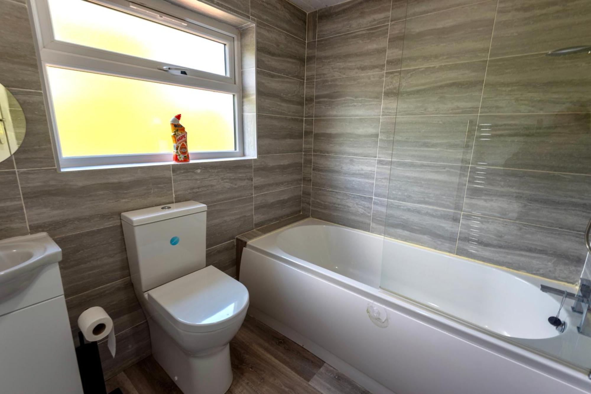 Double Room In Refurbished 5 Bed Home With Wifi And Tv BW Room 4 Solihull Ngoại thất bức ảnh